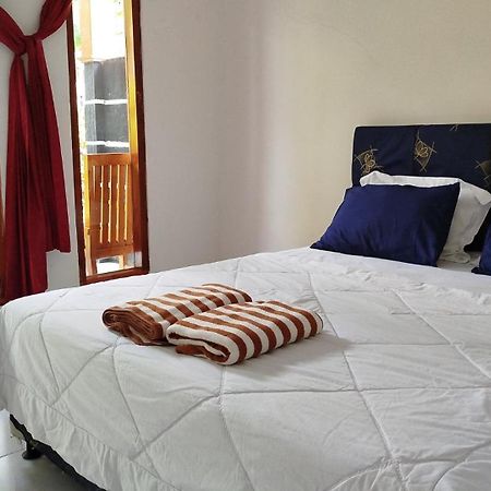 Tatasya Homestay Senaru Buitenkant foto