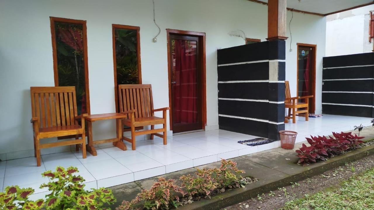 Tatasya Homestay Senaru Buitenkant foto