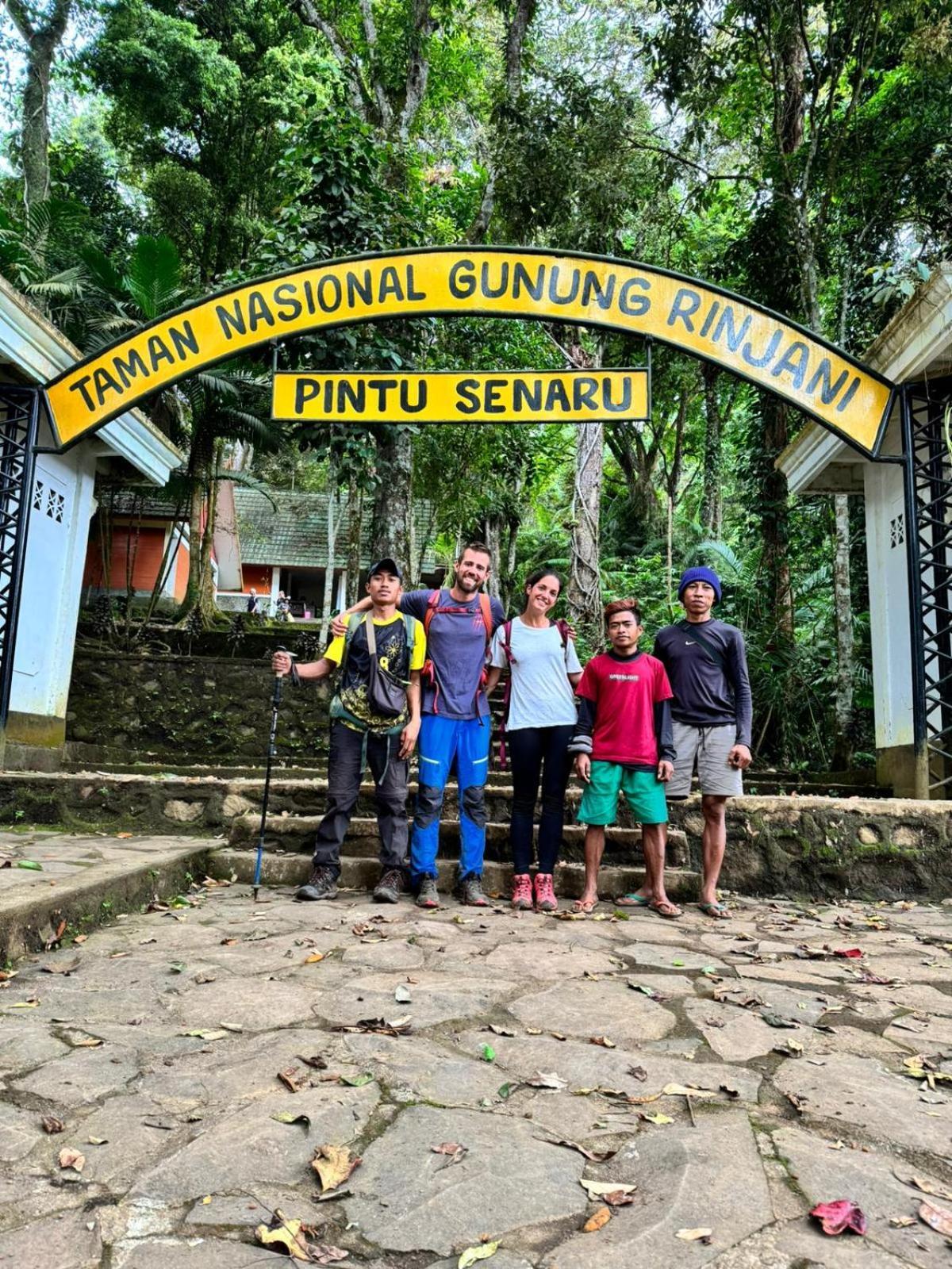 Tatasya Homestay Senaru Buitenkant foto