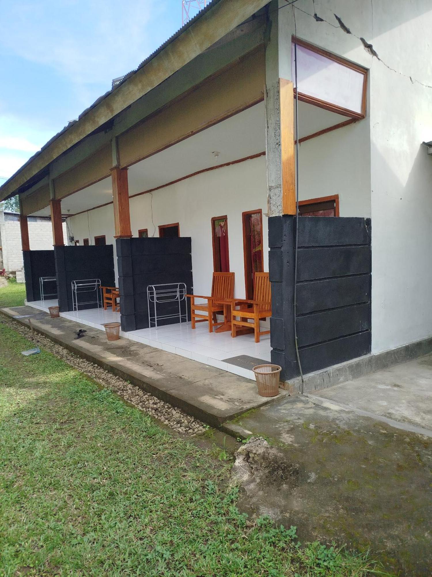 Tatasya Homestay Senaru Buitenkant foto